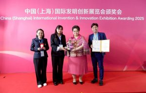 ผลงาน AntibacDotFilm: Polyvinyl alcohol film mixed sugar derived-carbon dots for food packaging with antibacterial activity ได้รับรางวัล Gold Medal และ NRCT Special Award