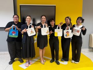 กิจกรรมส่งเสริมสุขภาพบุคลากร Art & Mindfulness : เพ้นท์สีบนกระเป๋าผ้า